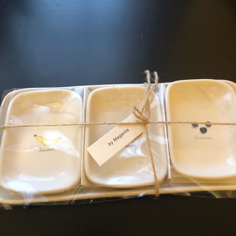 4 piece Rae Dunn tray.
